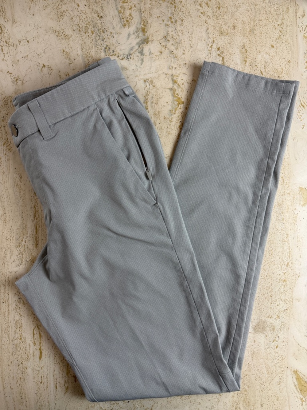 Lululemon Commission Pants Men’s Size 28 Slim Fit Light Gray Warpstreme